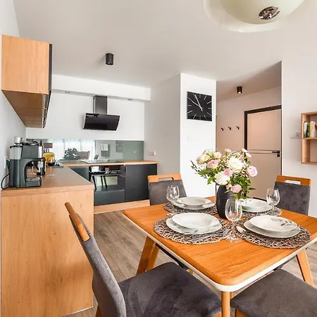 Apartament Sloneczny Z Garazem 57 F Perlowa Przystan - Holiday City Apartman
